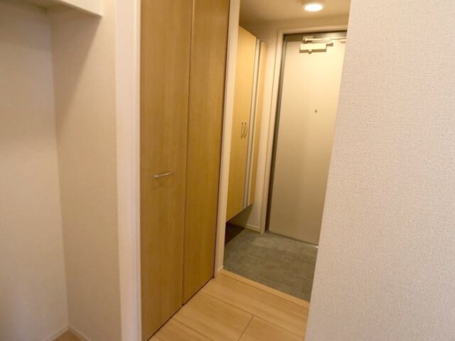 物件内観写真11　(玄関)