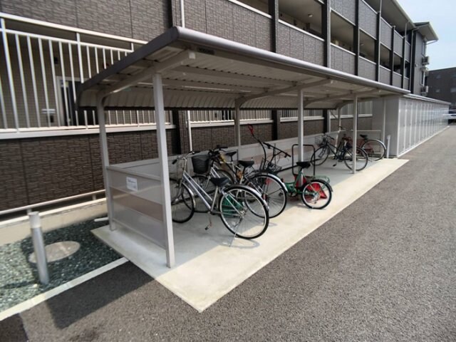 物件内観写真16　(駐輪場)