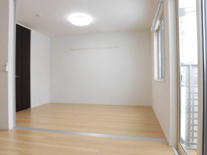 物件内観写真5　(洋室)