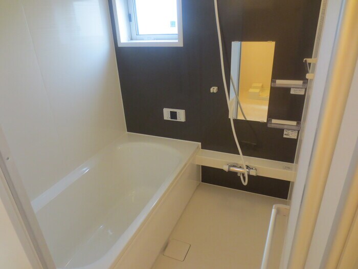 物件内観写真4　(バスルーム)