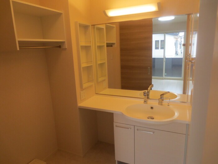 物件内観写真6　(洗面所)