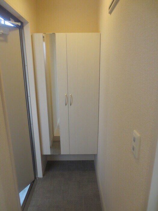 物件内観写真9　(玄関)