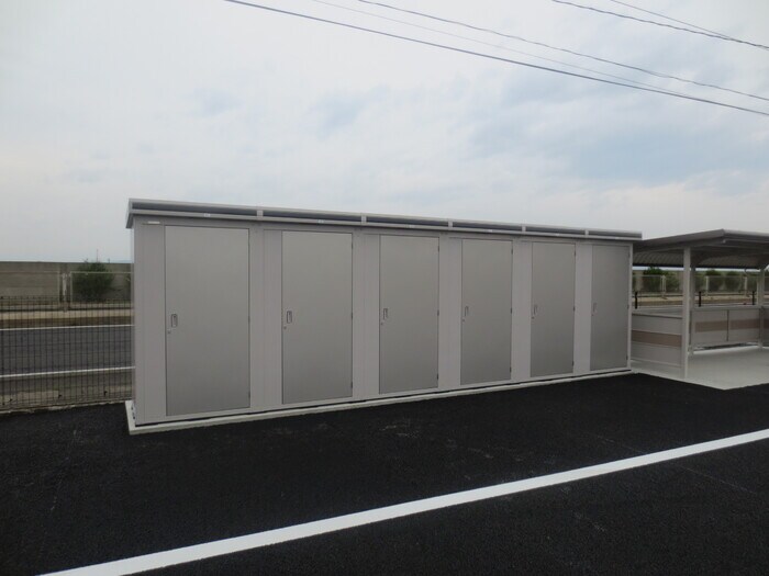 物件内観写真12　(物置)