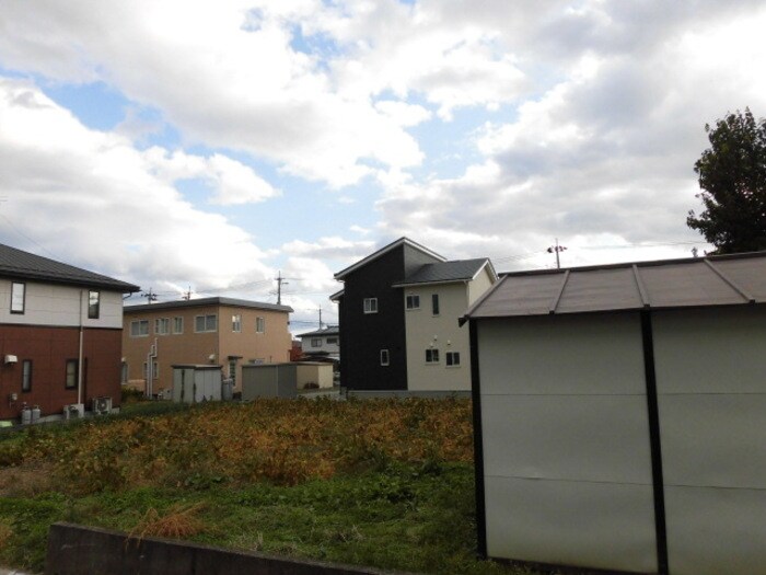 物件内観写真12　(南向きで日当たり良好♪)