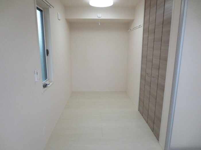 物件内観写真5　(洋室)