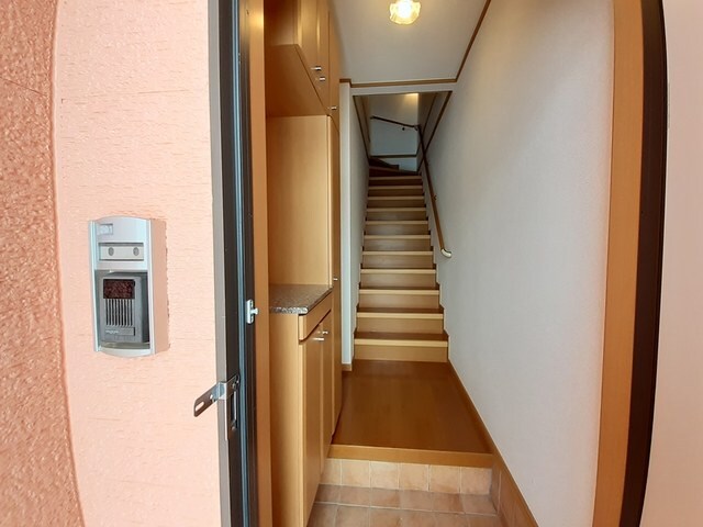 物件内観写真12　(玄関)