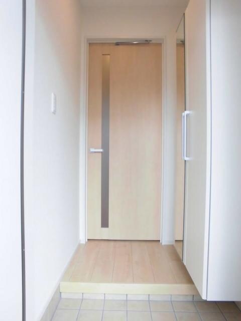 物件内観写真12　(玄関)