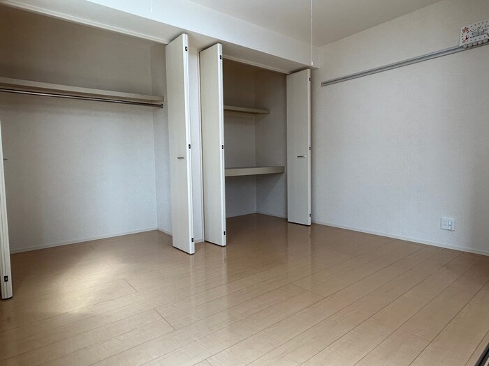 物件内観写真5　(南洋室)