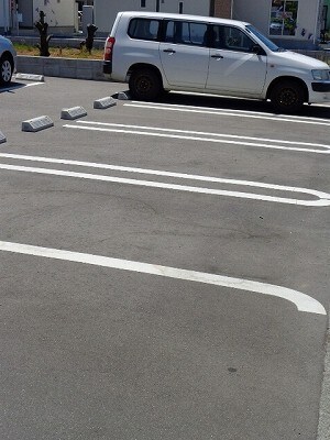 物件外観写真2　(駐車場)