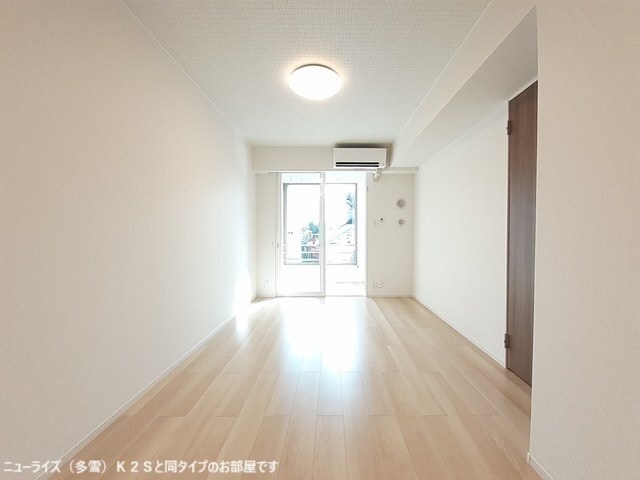 物件内観写真4　(居室・リビング)