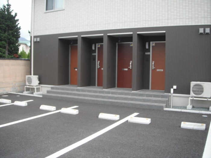 物件外観写真4　(エントランス)