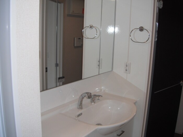 物件内観写真9　(洗髪洗面化粧台)