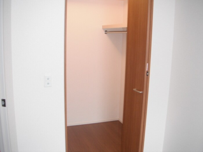 物件内観写真11　(ウォークインクローゼット)