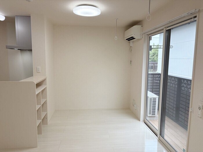 物件内観写真3　(LDK)