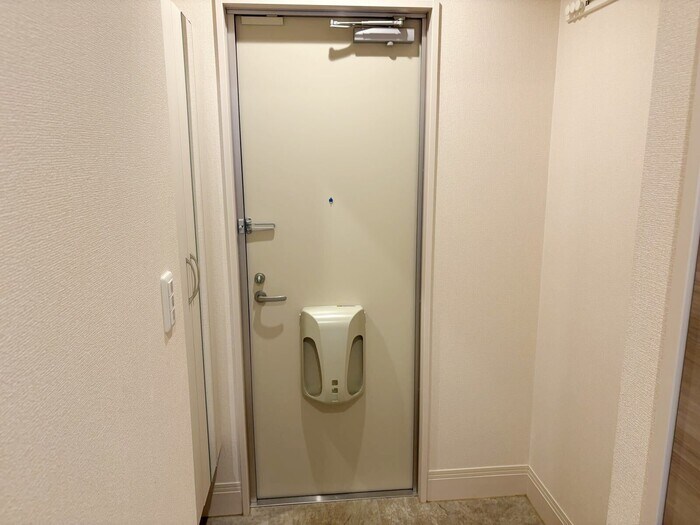 物件内観写真10　(玄関)
