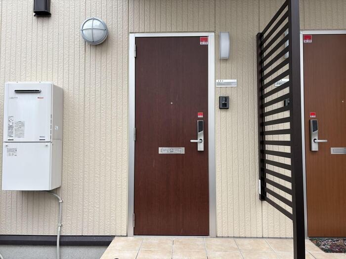 物件内観写真16　(玄関前)