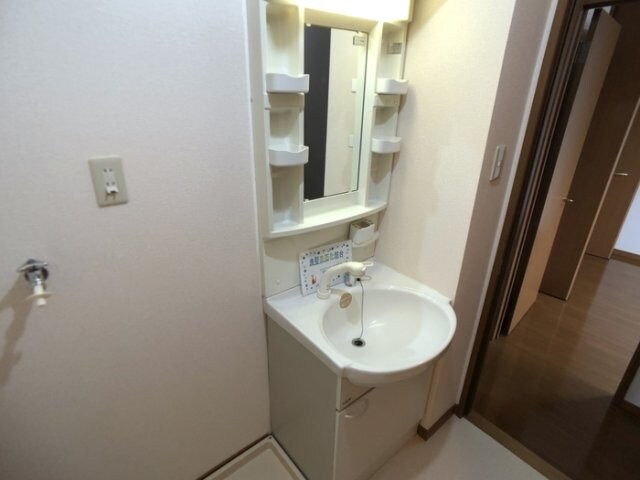 物件内観写真7　(洗面室)