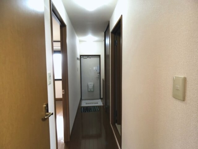物件内観写真10　(廊下)