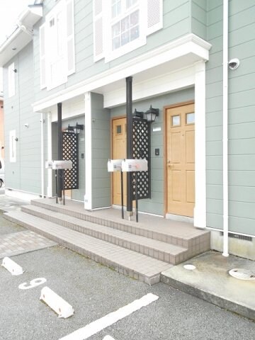 物件外観写真2　(エントランス)