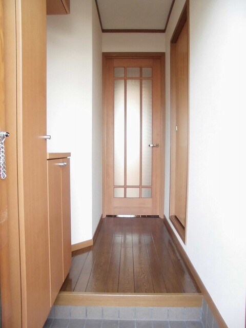 物件内観写真8　(玄関)