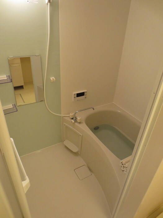 物件内観写真4　(浴室)