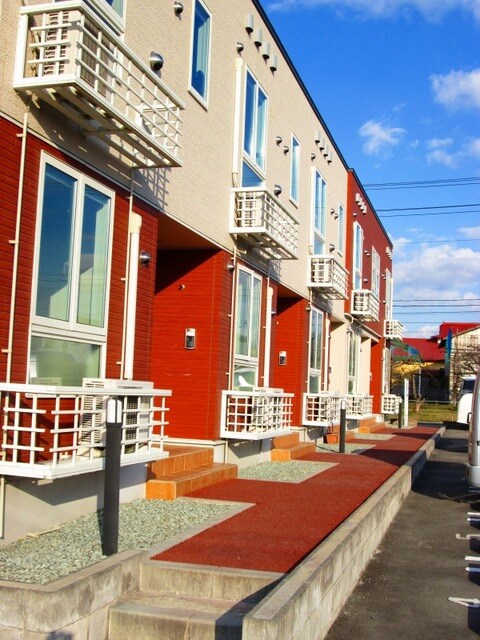 物件外観写真2　(エントランス)