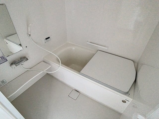 物件内観写真6　(ゆったりできるサイズの湯舟です。)