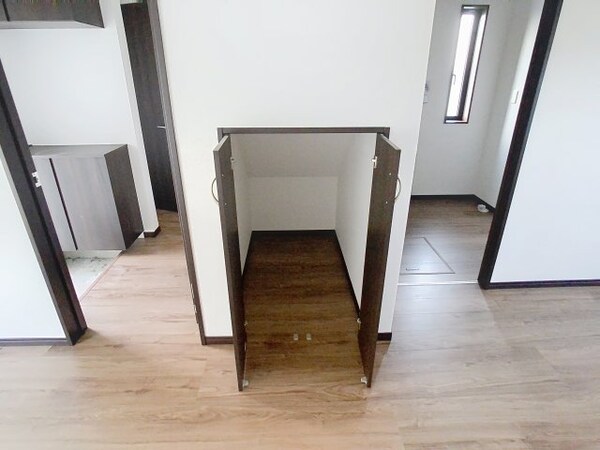 収納(階段下収納です。)