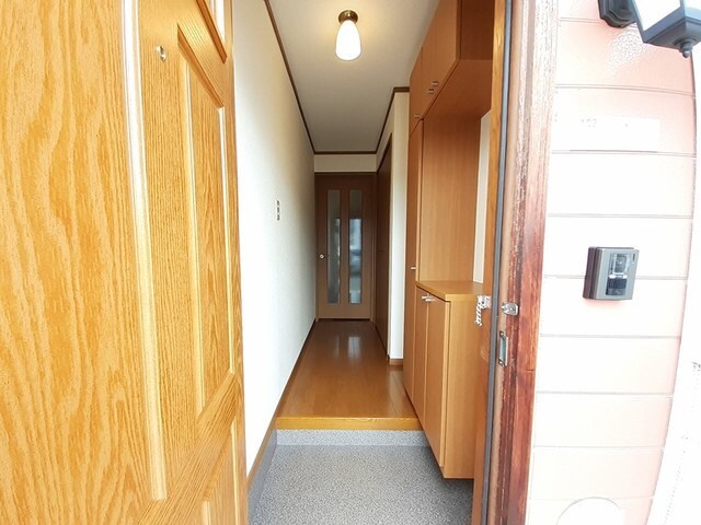 物件内観写真12　(玄関)