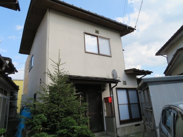 物件外観写真1　(外観もきれいです)