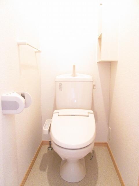 物件内観写真8　(トイレ)