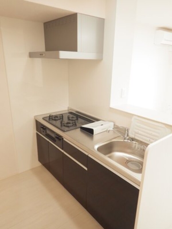 キッチン(3口コンロのシステムキッチン)