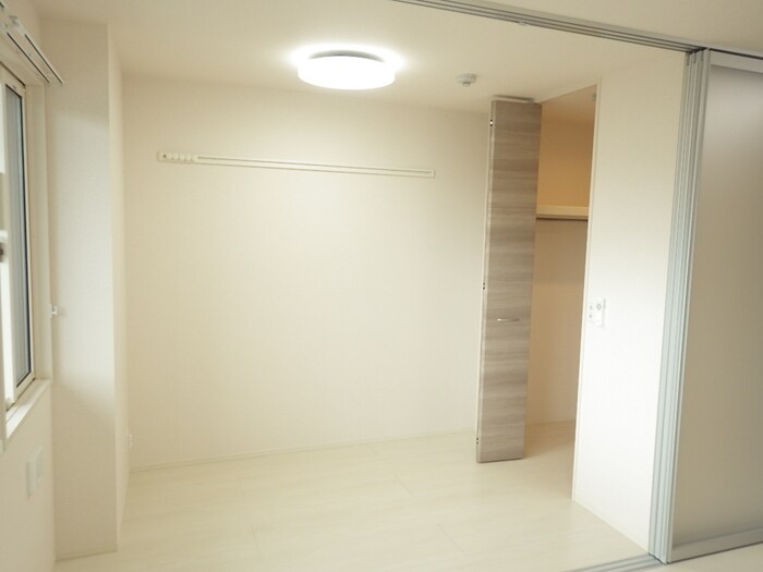 物件内観写真7　(2.9帖の洋室)