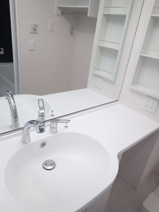 物件内観写真8　(洗髪洗面化粧台)