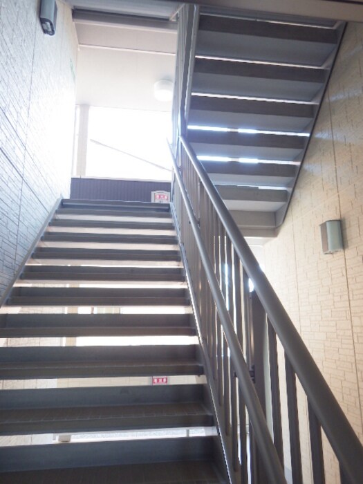 物件内観写真17　(共用通路)