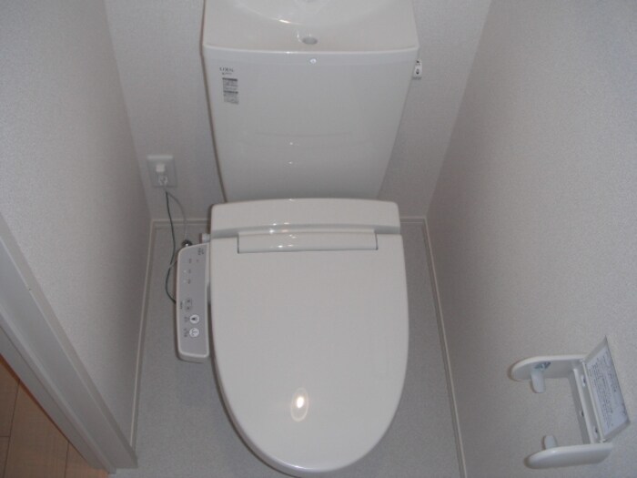 物件内観写真8　(トイレ)