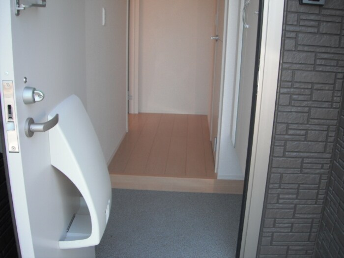 物件内観写真10　(玄関)