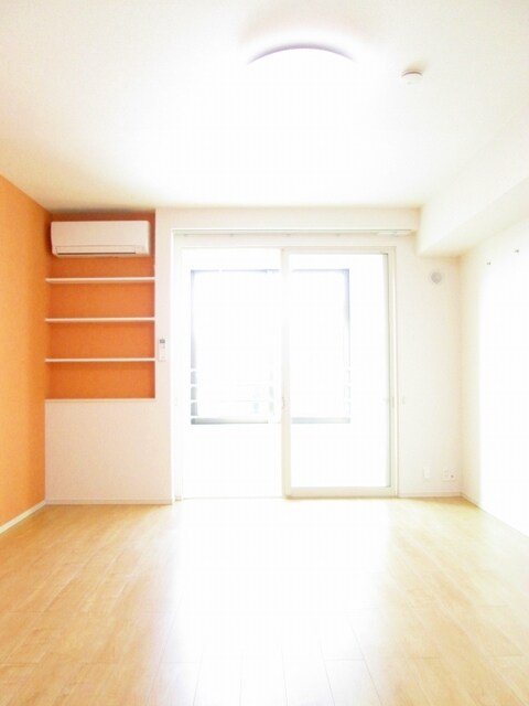 物件内観写真5　(居室・リビング)