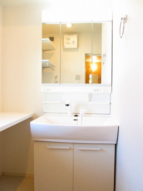 物件内観写真8　(洗面所)