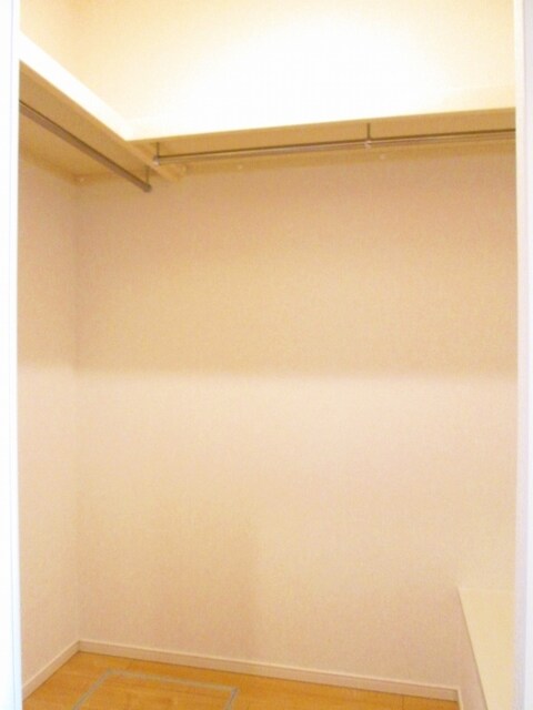 物件内観写真10　(収納)