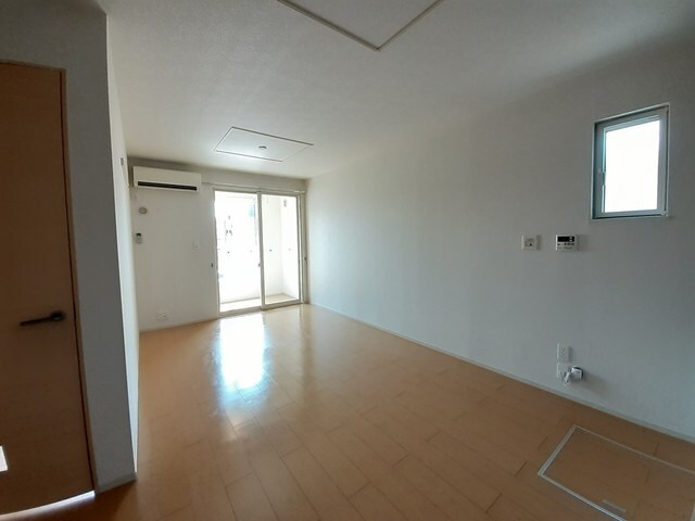 物件内観写真4　(居室・リビング)