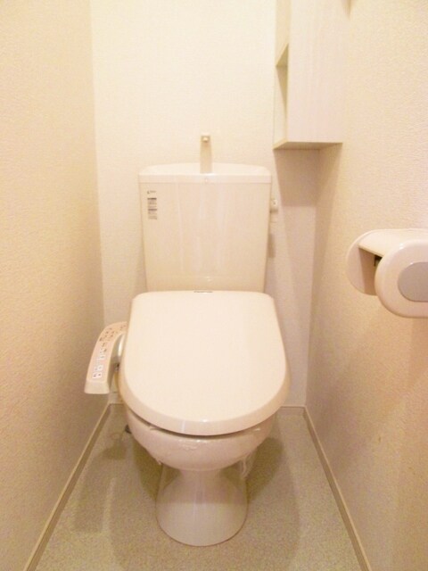 物件内観写真8　(トイレ)