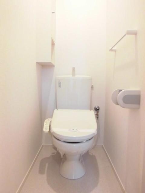 物件内観写真8　(トイレ)