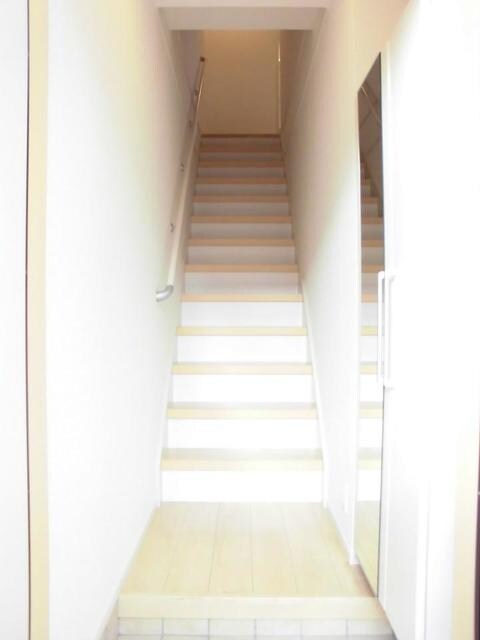 物件内観写真12　(玄関)