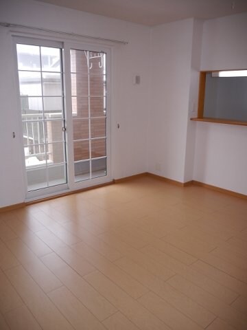 物件内観写真5　(居室・リビング)