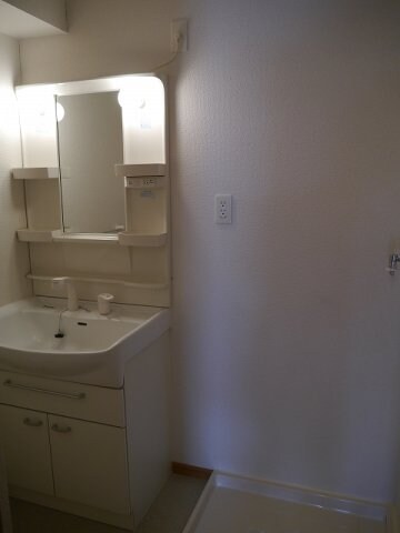 物件内観写真10　(洗面所)