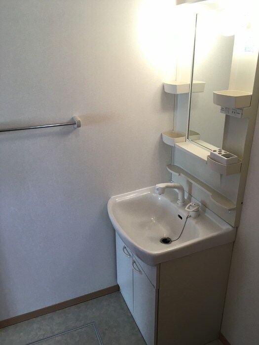 物件内観写真6　(洗髪洗面化粧台)