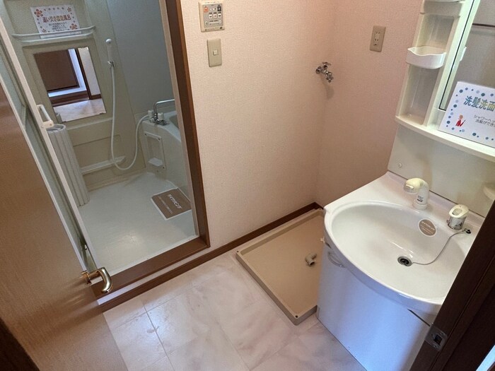 物件内観写真7　(洗面脱衣所)