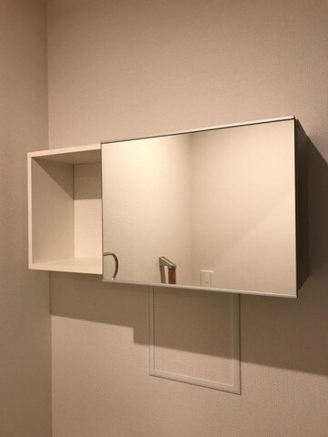 物件内観写真19　(トイレ収納)