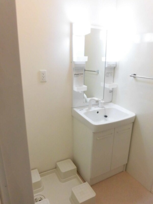 独立洗面台(シャンプードレッサー付の洗面台です☆)